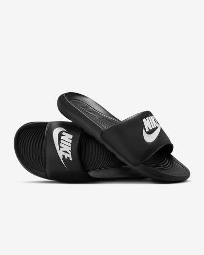 Nike Victori One Slides (Herren) – Schwarz/Schwarz/Weiß