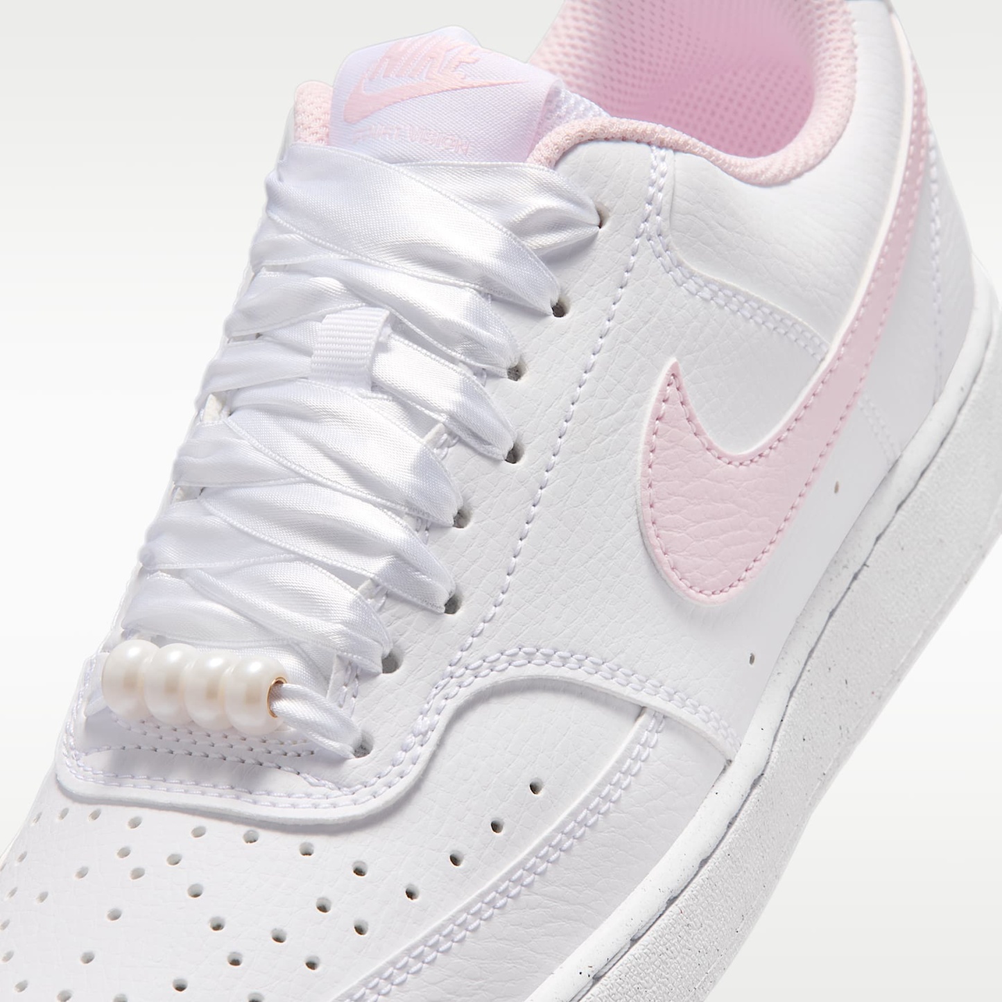 Nike Court Vision Low Schuh (Damen) – Weiß/Pink Foam