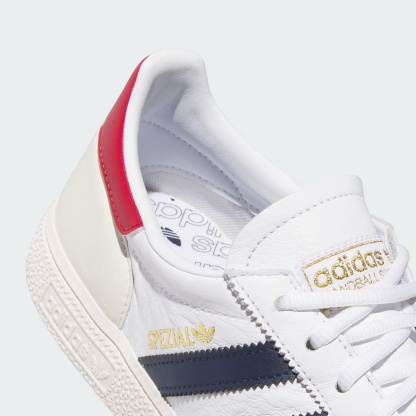 SPEZIAL SPIKELESS GOLFSCHUH – Cloud White / Night Indigo / Team Victory Red – KJ0849