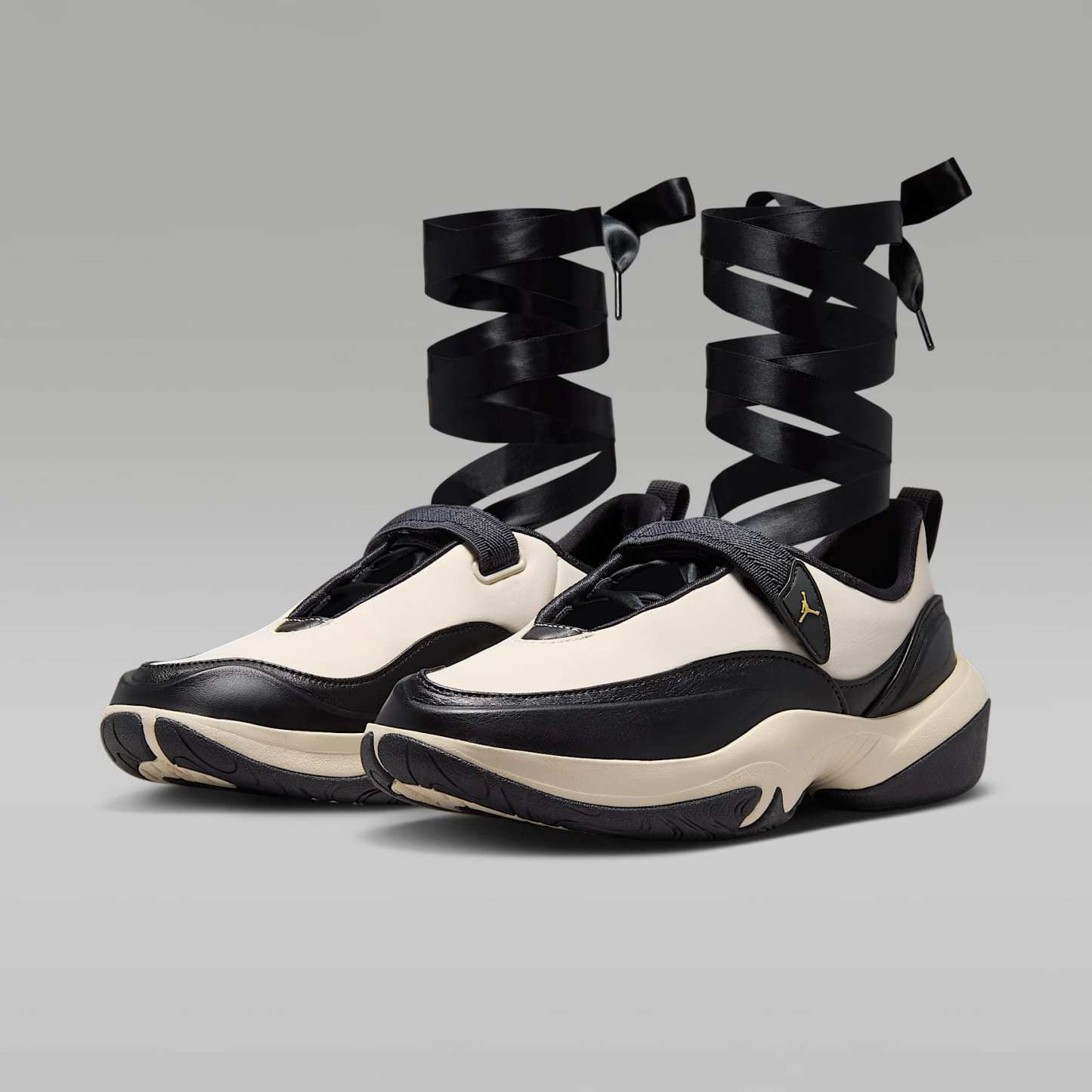 Jordan Pointe Schuh (Damen) – Schwarz/Chalk/Flat Gold Star
