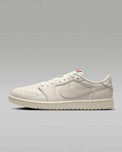 Air Jordan 1 Retro Low Schuh (Herren) – Sail/University Red/Sail