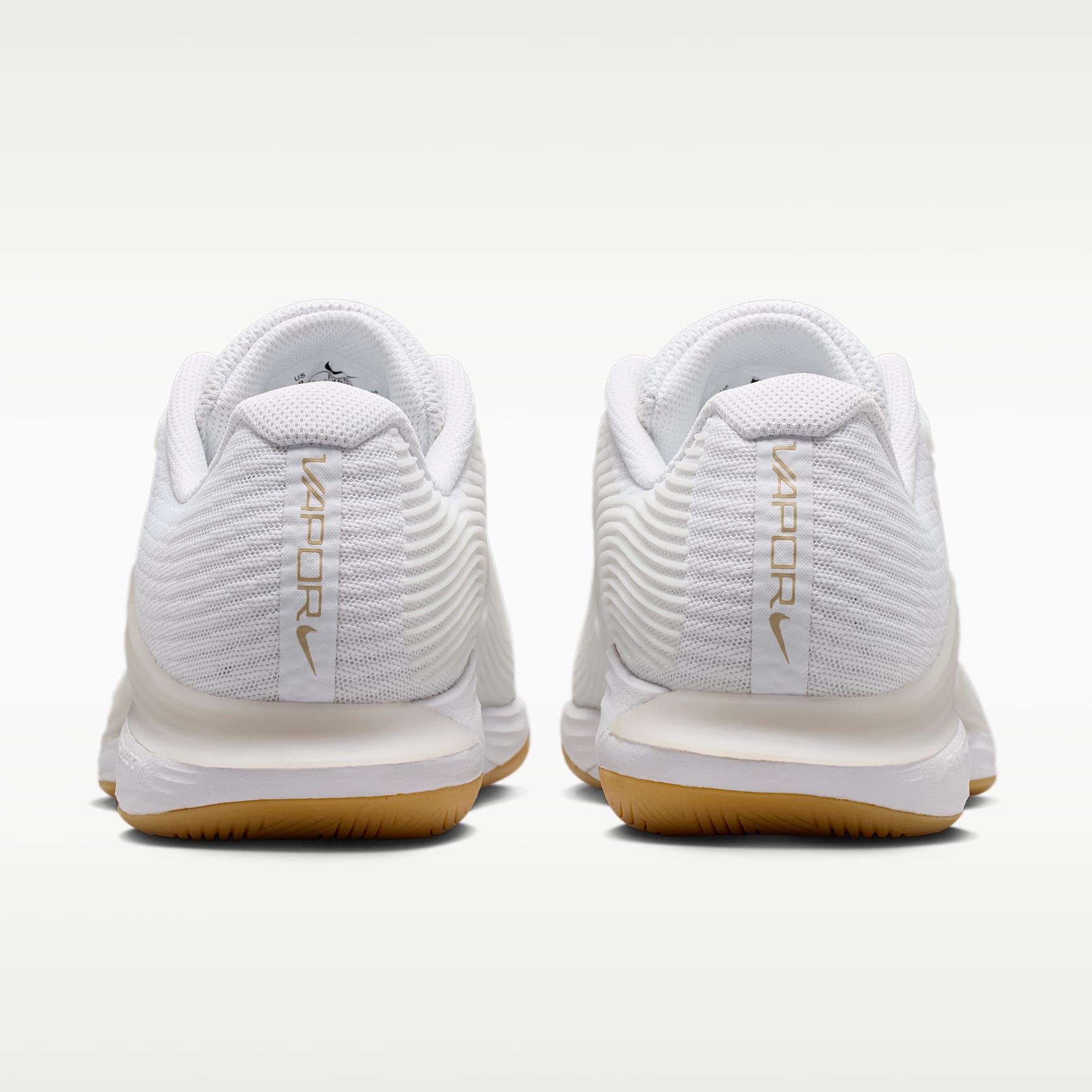 Nike Vapor 12 Tennisschuh für Hartplätze (Damen) – Weiß/Summit White/Linen/Light Orewood Brown