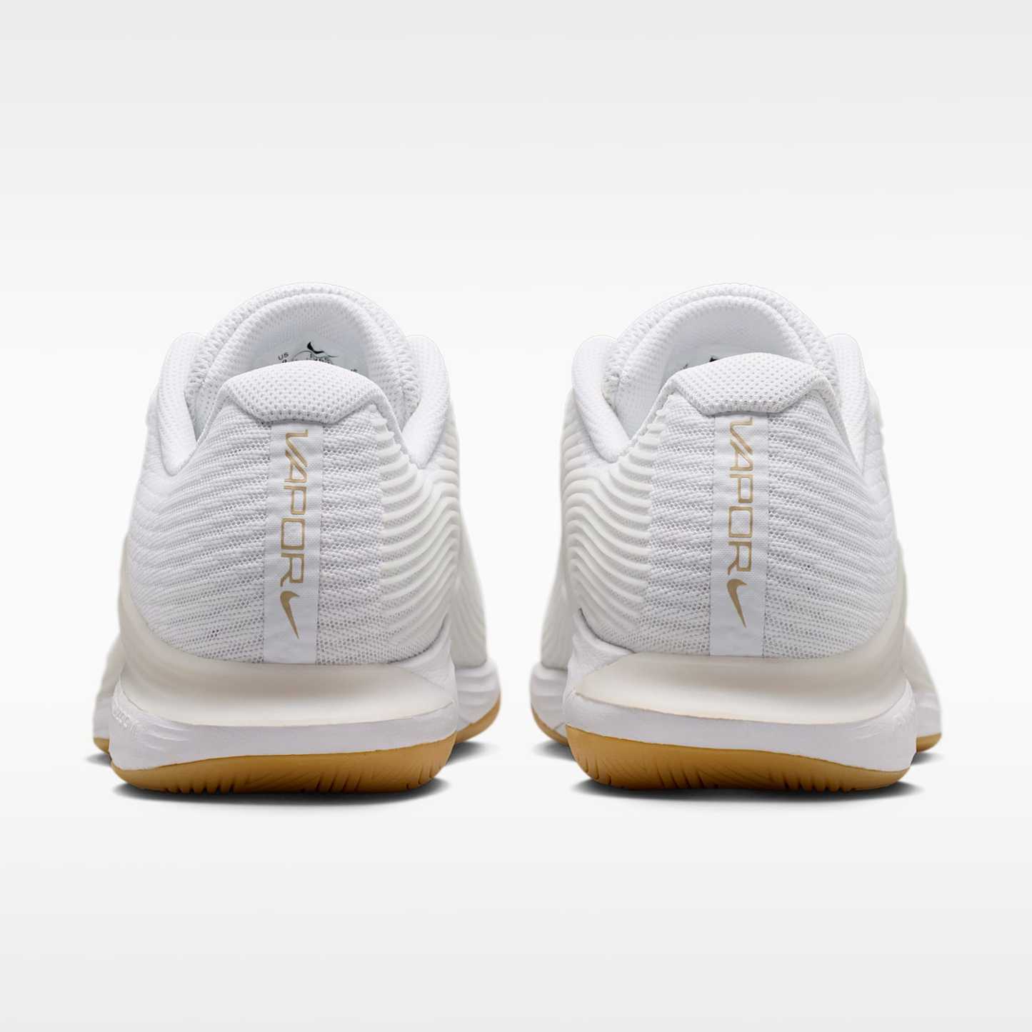 Nike Vapor 12 Tennisschuh für Hartplätze (Damen) – Weiß/Summit White/Linen/Light Orewood Brown