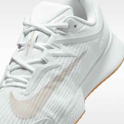 Nike Vapor Pro 3 Tennisschuh für Hartplätze (Damen) – Weiß/Summit White/Linen/Light Orewood Brown