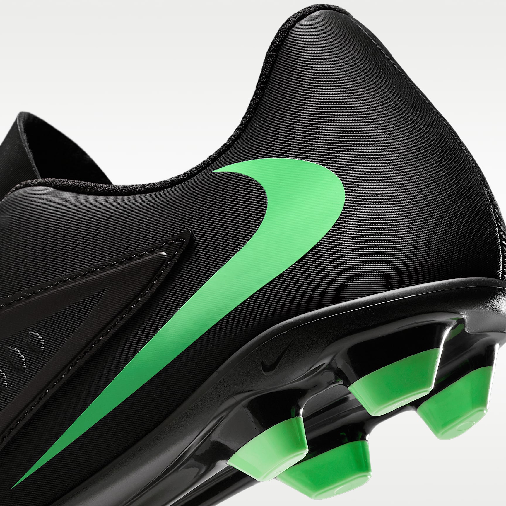 Nike Phantom 6 Low Club Fußballschuh für verschiedene Böden – Schwarz/Schwarz/Illusion Green