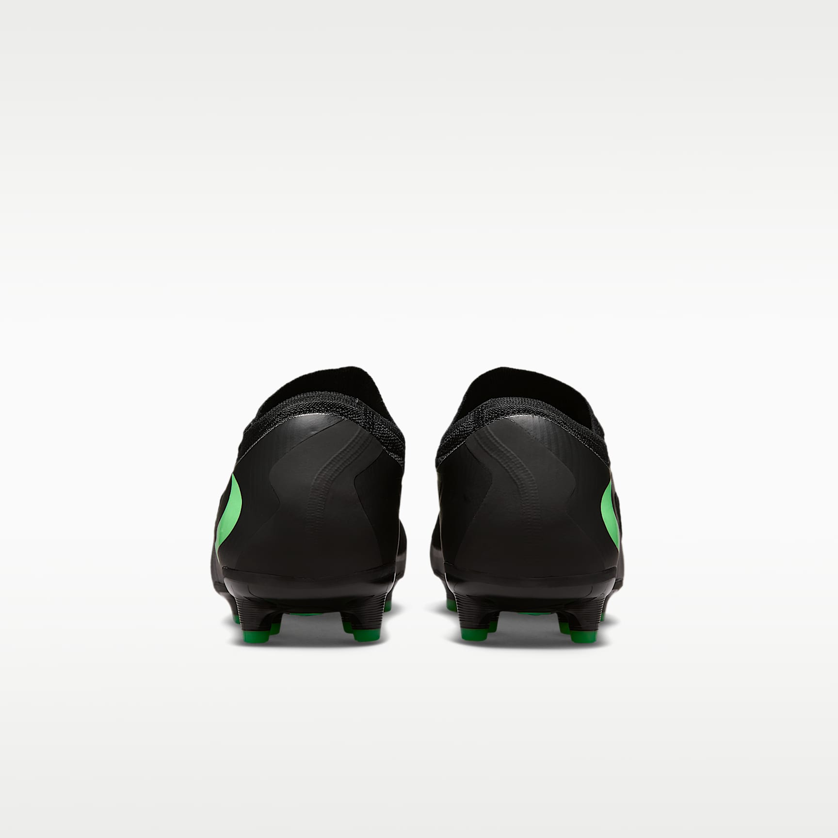 Nike Phantom 6 Low Pro Fußballschuh für Kunstrasen – Schwarz/Schwarz/Illusion Green