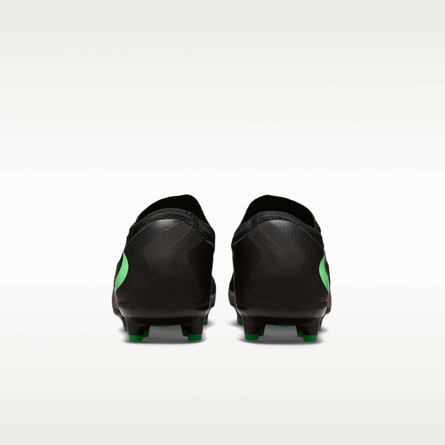 Nike Phantom 6 Low Pro Fußballschuh für Kunstrasen – Schwarz/Schwarz/Illusion Green