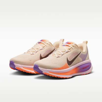 Nike Vomero 18 Straßenlaufschuh (Damen) – Chalk/Pink Foam/Bright Violet/Tattoo
