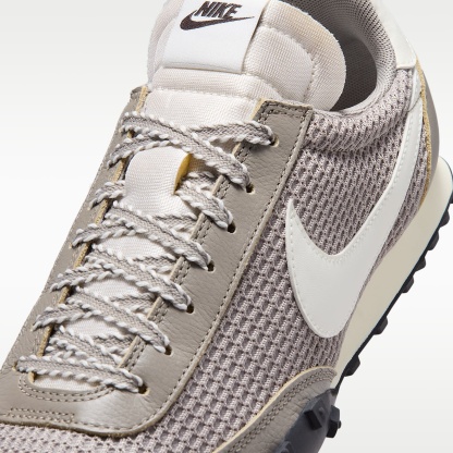 Nike Waffle Racer SE Herrenschuh – Moon Fossil/Shadow Brown/Coconut Milk/Sail