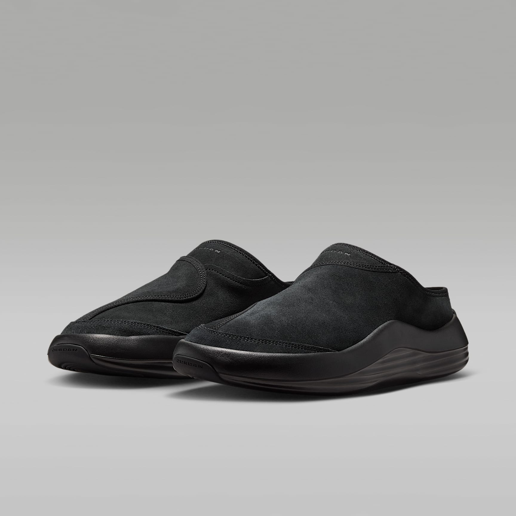 Jordan Future Mules (Herren) – Schwarz/Dark Smoke Grey