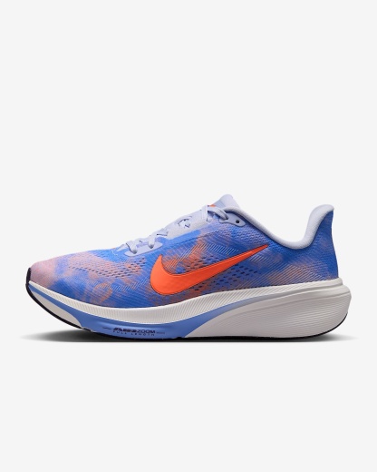 Nike Pegasus 42 Straßenlaufschuh (Damen) – Bleached Lilac/Royal Pulse/Summit White/Hyper Crimson