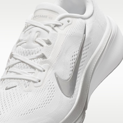 Nike Pegasus 42 Straßenlaufschuh (Damen) – Weiß/Wolf Grey/Cool Grey/Metallic Silver