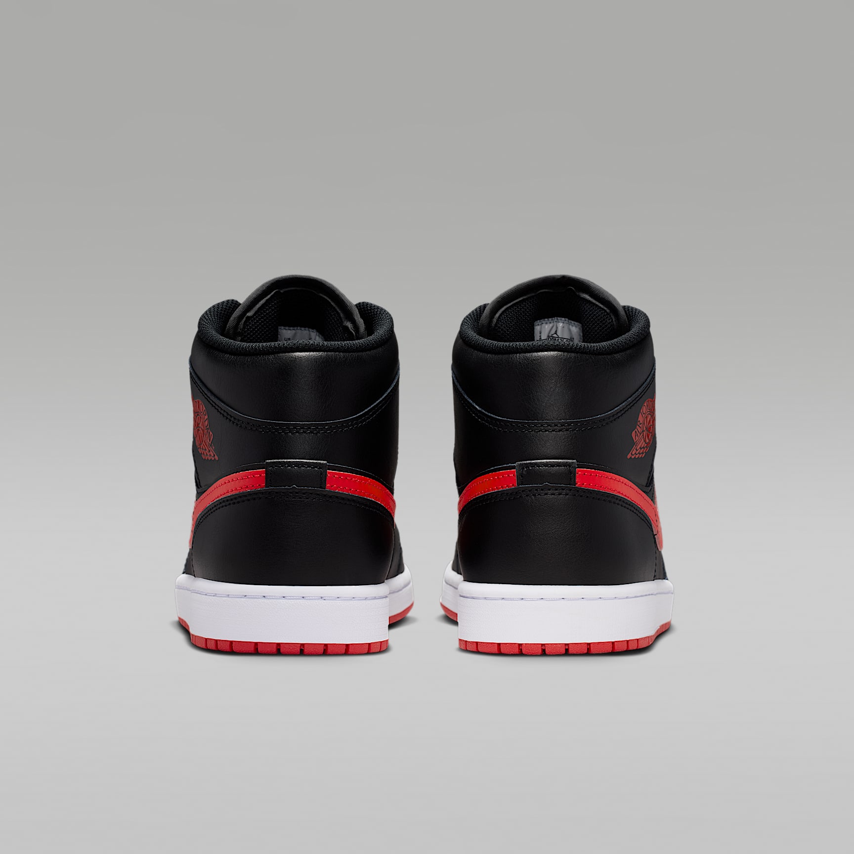 Air Jordan 1 Mid Herrenschuh – Schwarz/Weiß/University Red