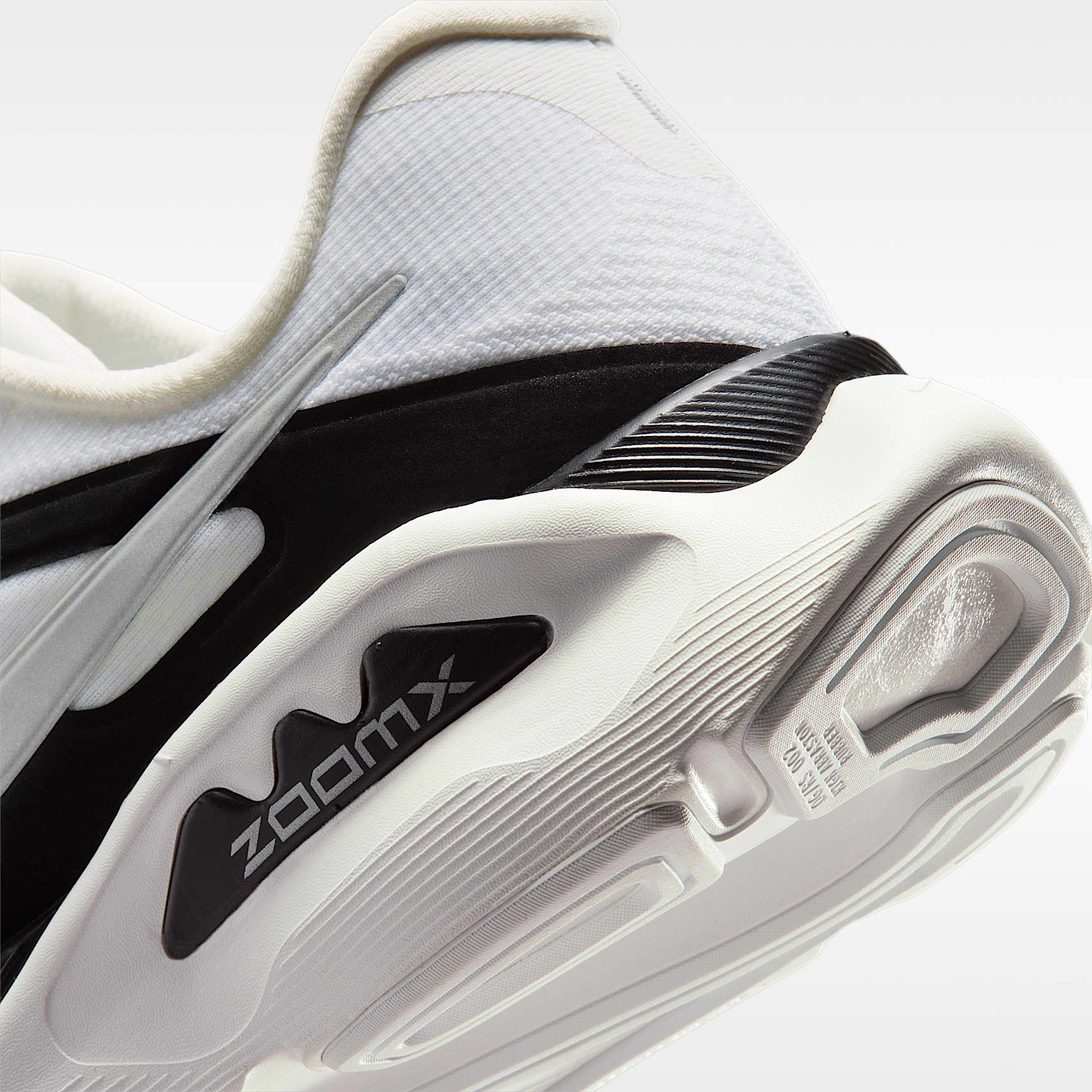 Nike Structure Plus Straßenlaufschuh (Herren) – Summit White/Schwarz/Metallic Silver