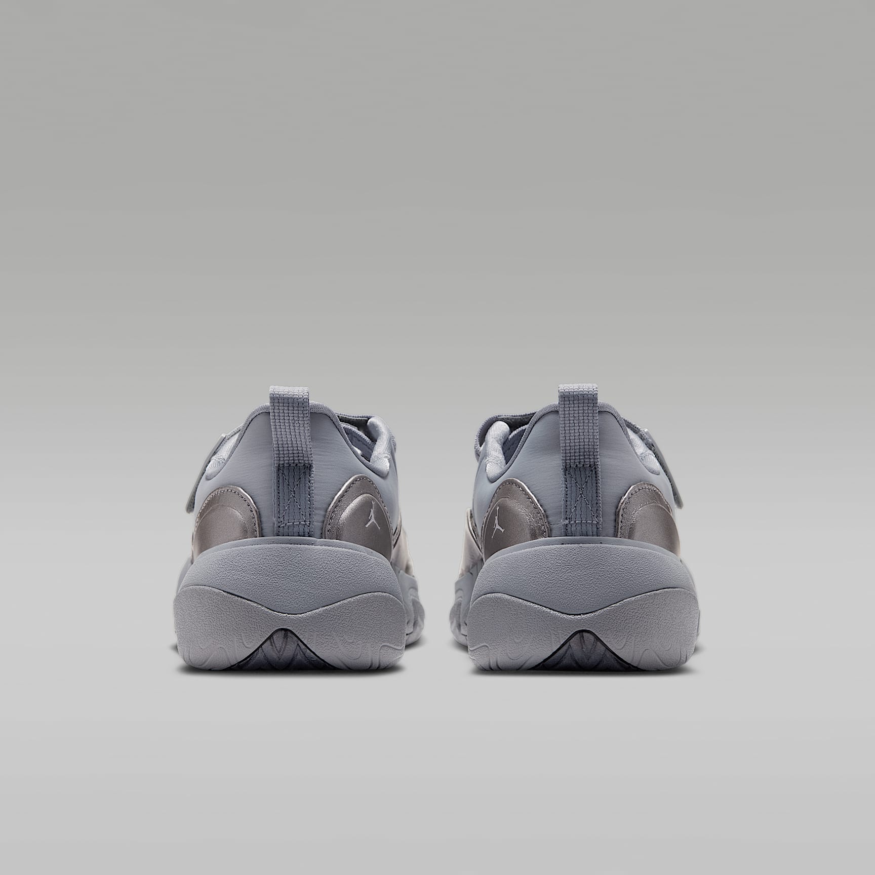 Jordan Pointe Schuh (Damen) – Metallic Silver/Smoke Grey/Photon Dust