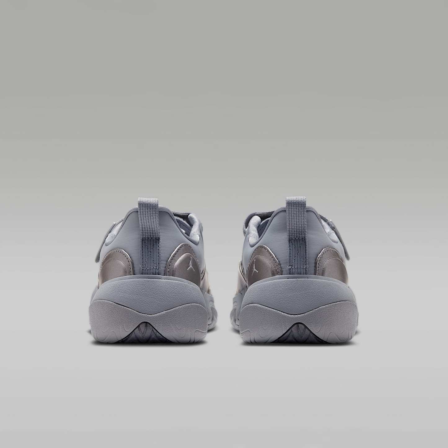 Jordan Pointe Schuh (Damen) – Metallic Silver/Smoke Grey/Photon Dust