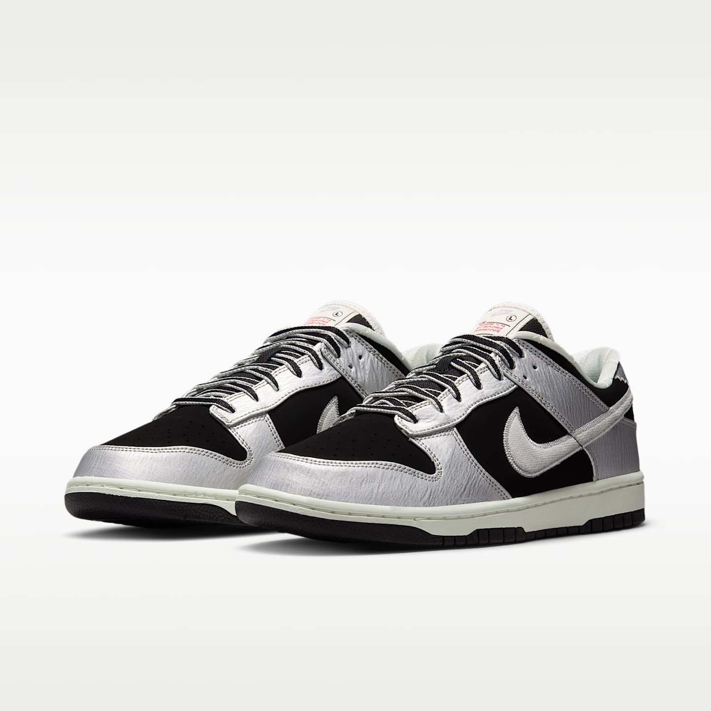 Nike Dunk Low Retro Herrenschuh – Metallic Silver/Schwarz/Sail/Metallic Silver
