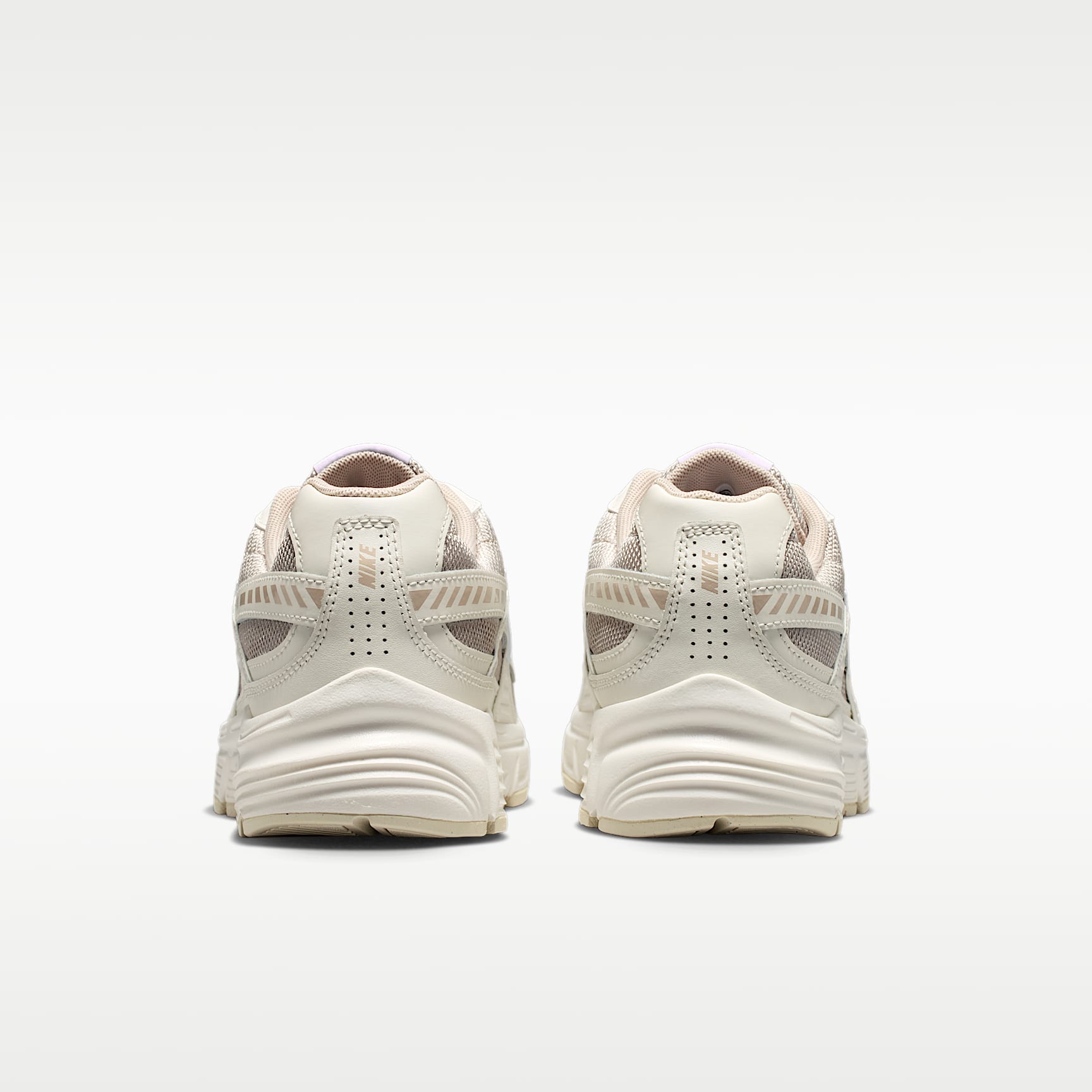 Nike Initiator Damenschuh – Sail/Cream II/Weiß