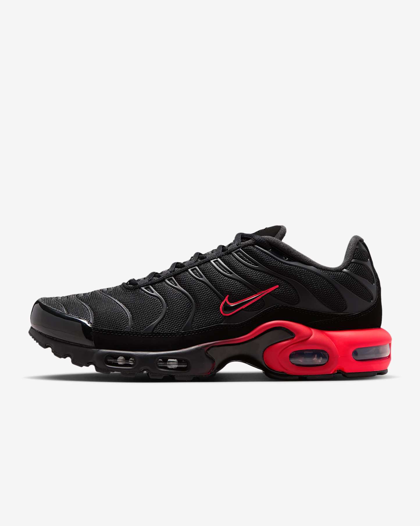 Nike Air Max Plus Schuh (Herren) – Schwarz/Bright Crimson/Schwarz/Schwarz