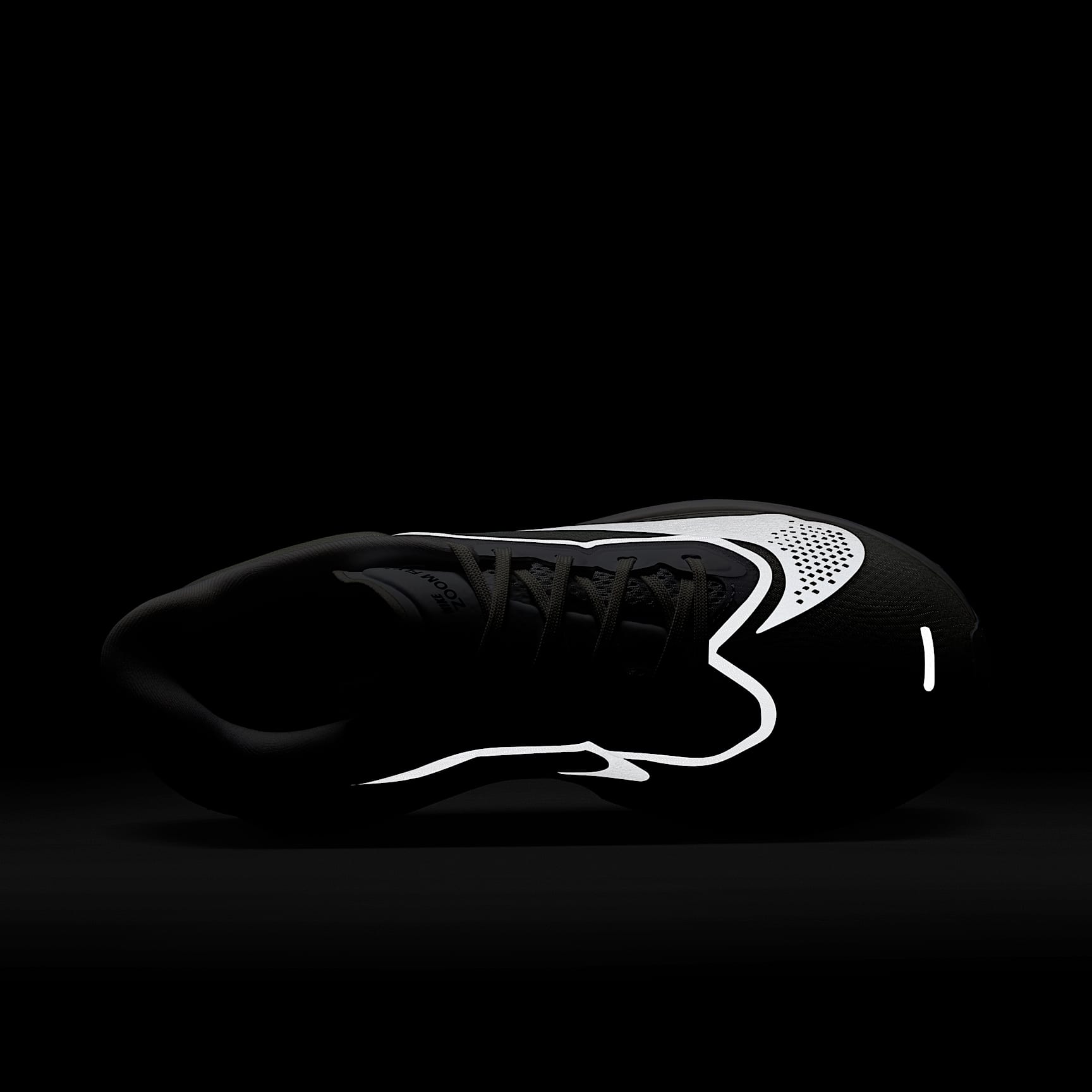Nike Zoom Fly 6 Straßenlaufschuh für Wettkämpfe (Damen) – Weiß/Smoke Grey/Metallic Silver/Schwarz