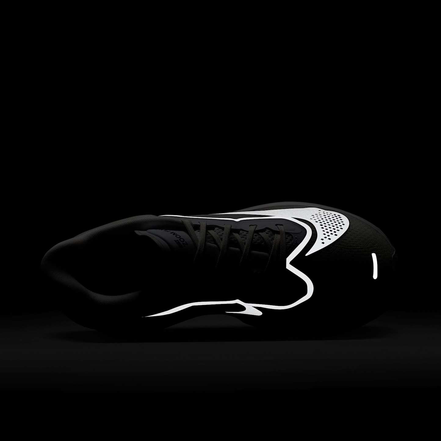 Nike Zoom Fly 6 Straßenlaufschuh für Wettkämpfe (Damen) – Weiß/Smoke Grey/Metallic Silver/Schwarz