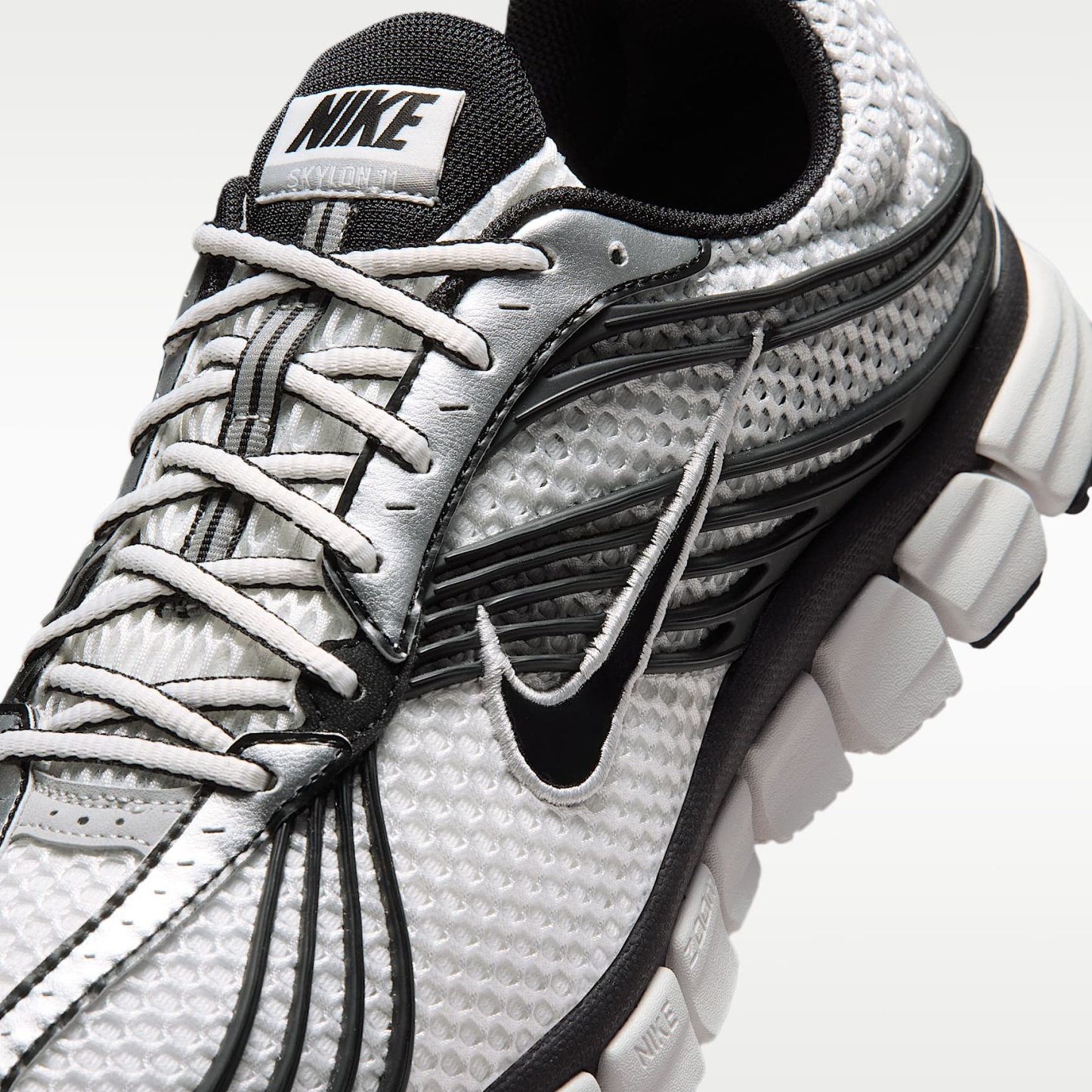 Nike Zoom Skylon 11 Schuh – Summit White/Schwarz/Light Smoke Grey/Metallic Silver