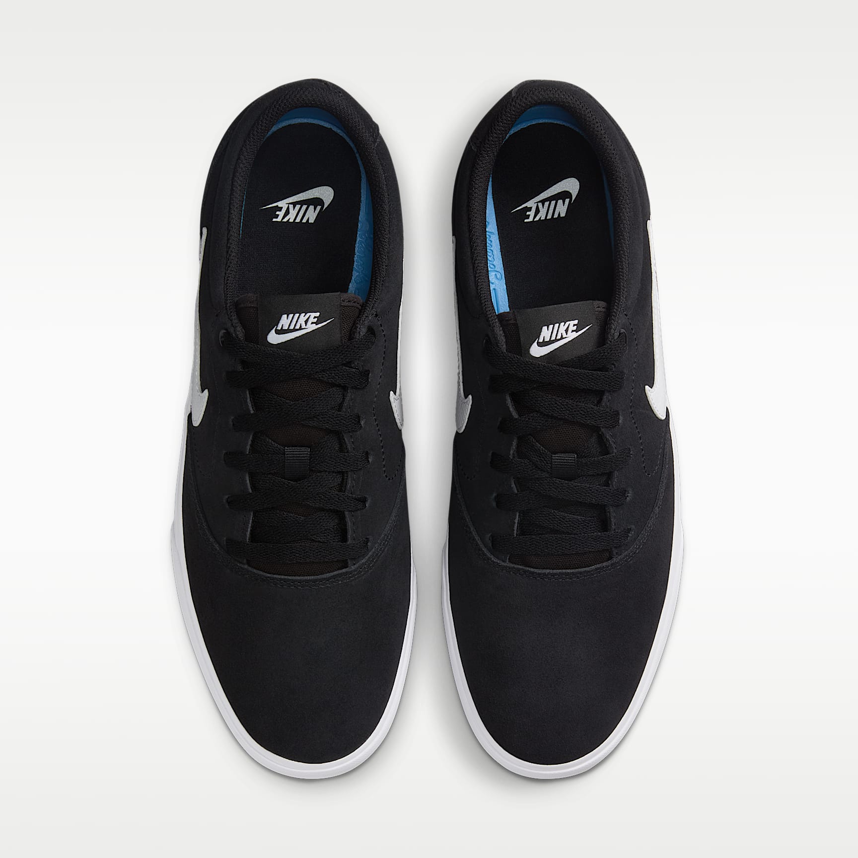 Nike Charge Wildlederschuh (Herren) – Schwarz/Schwarz/Weiß