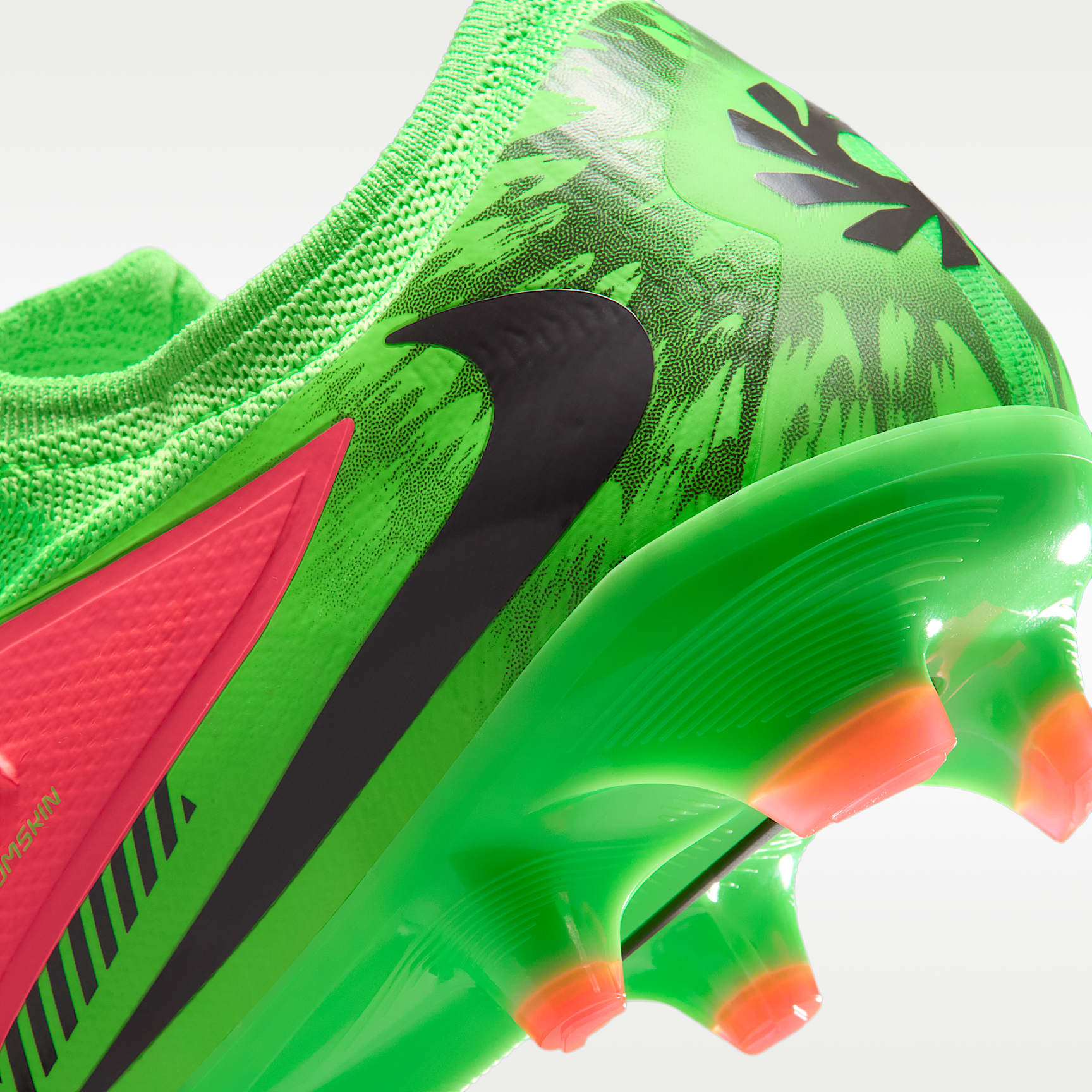 Nike Phantom 6 Low Pro "Erling Haaland" Fußballschuh für normalen Rasen – Hot Punch/Green Strike/Schwarz