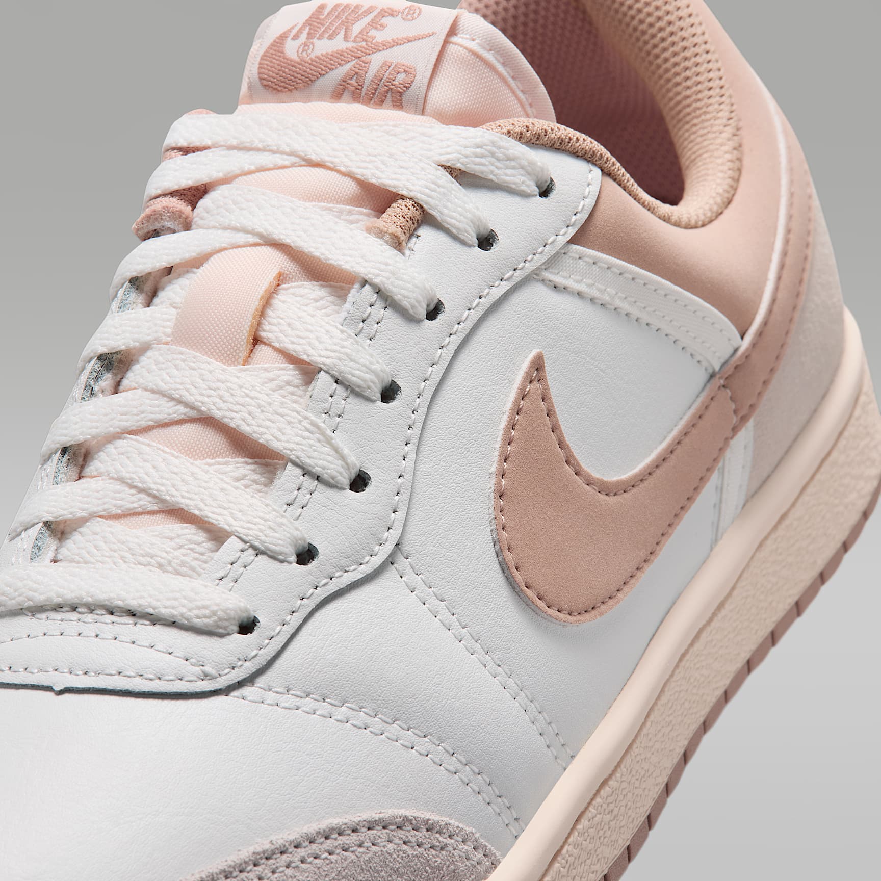 Air Jordan Skyline Low Damenschuh – Summit White/Sail/Legend Medium Brown
