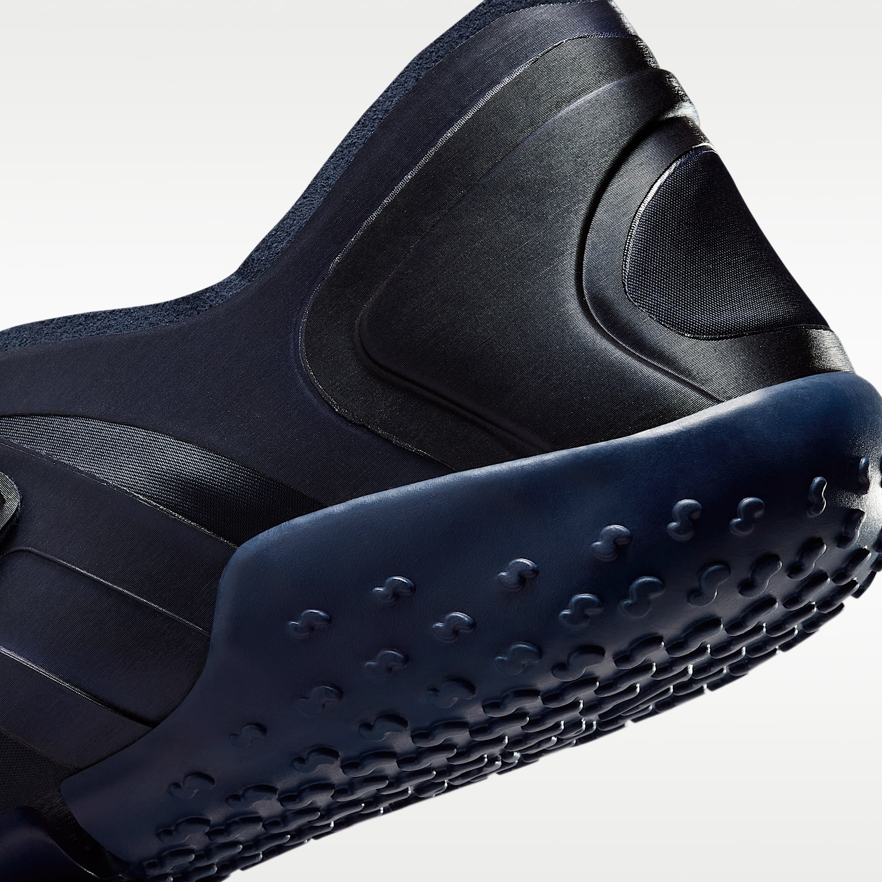 NikeSKIMS Rift Satin Schuh (Damen) – Marineblau/NSKM Obsidian/Obsidian