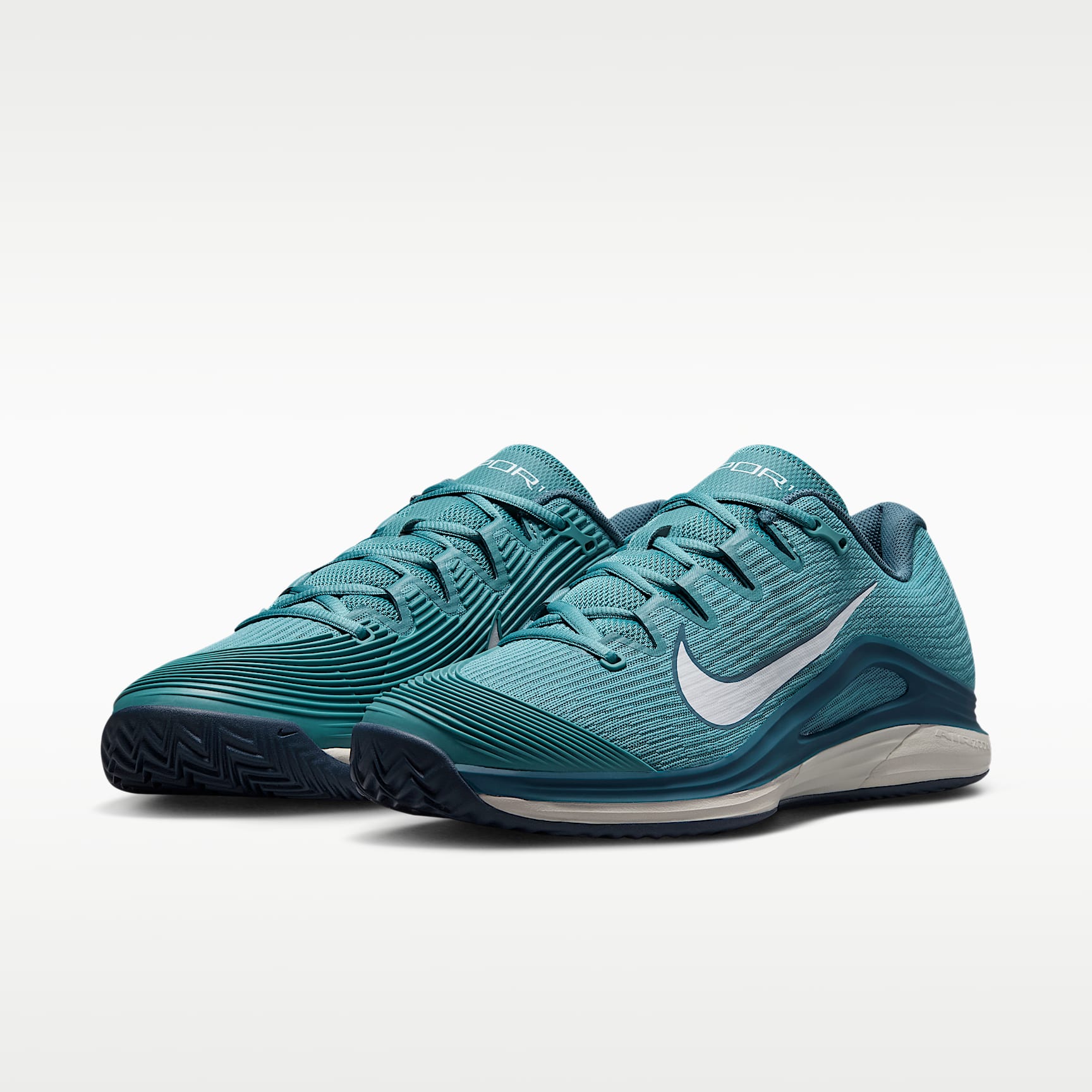 Nike Vapor 12 Clay Court Tennisschuh (Herren) – Smokey Blue/Light Bone/New Slate/Weiß