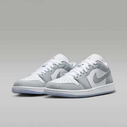 Air Jordan 1 Low Damenschuh – Weiß/Aluminum/Wolf Grey