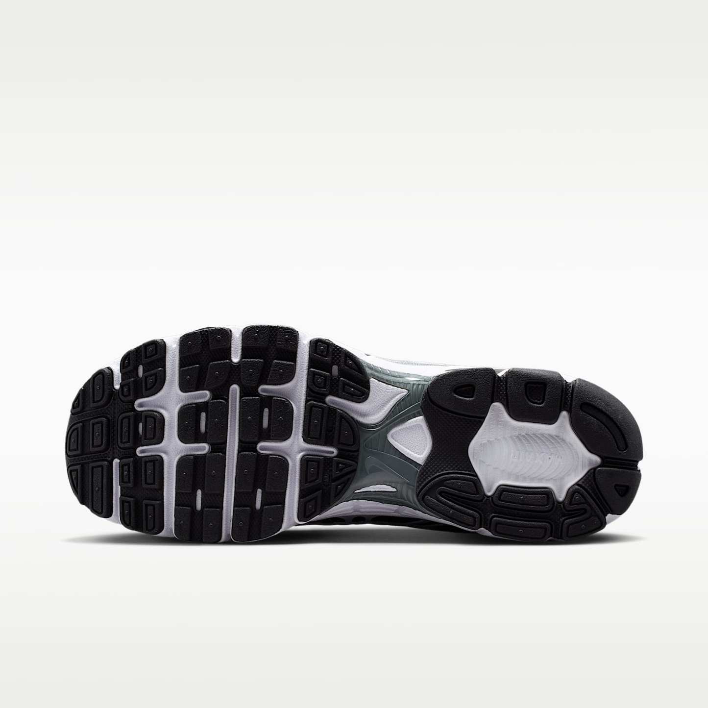 Nike Air Max Moto 2K Schuh (Herren) – Smoke Grey/Anthracite/Pink Foam/Weiß