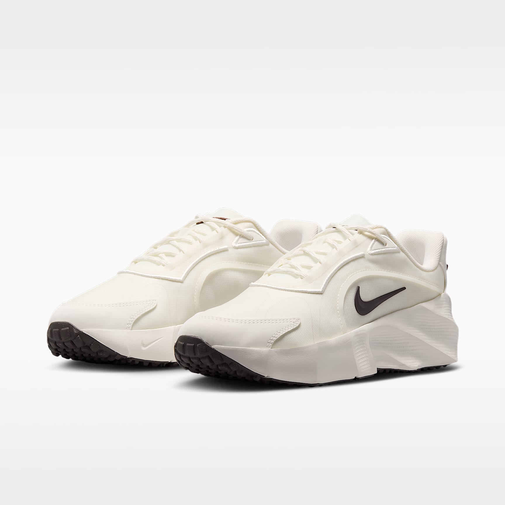 Nike Aura Edge Schuh (Damen) – Sail/Chocolate