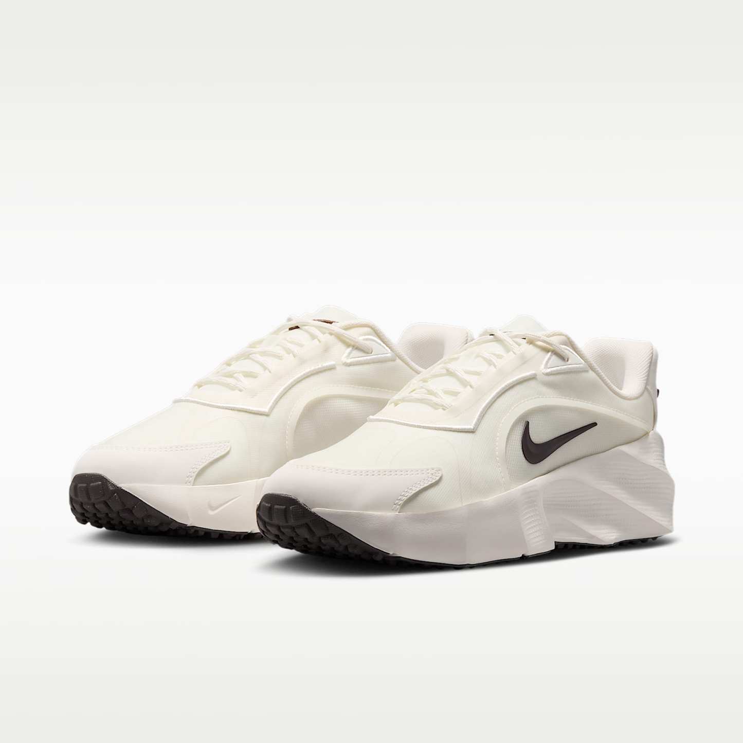 Nike Aura Edge Schuh (Damen) – Sail/Chocolate