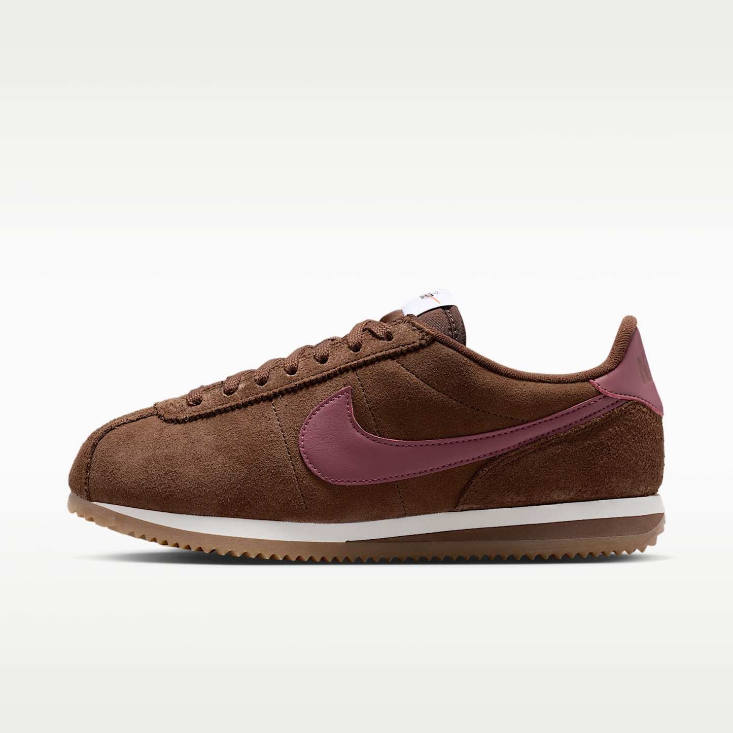 Nike Cortez Schuh (Damen) – Cacao Wow/Sail/Gum Light Brown/Pink Smoke
