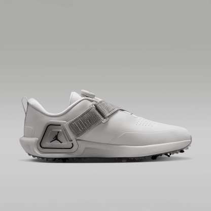 Jordan Air Rev Golfschuh – Neutral Grey/Metallic Silver/Schwarz