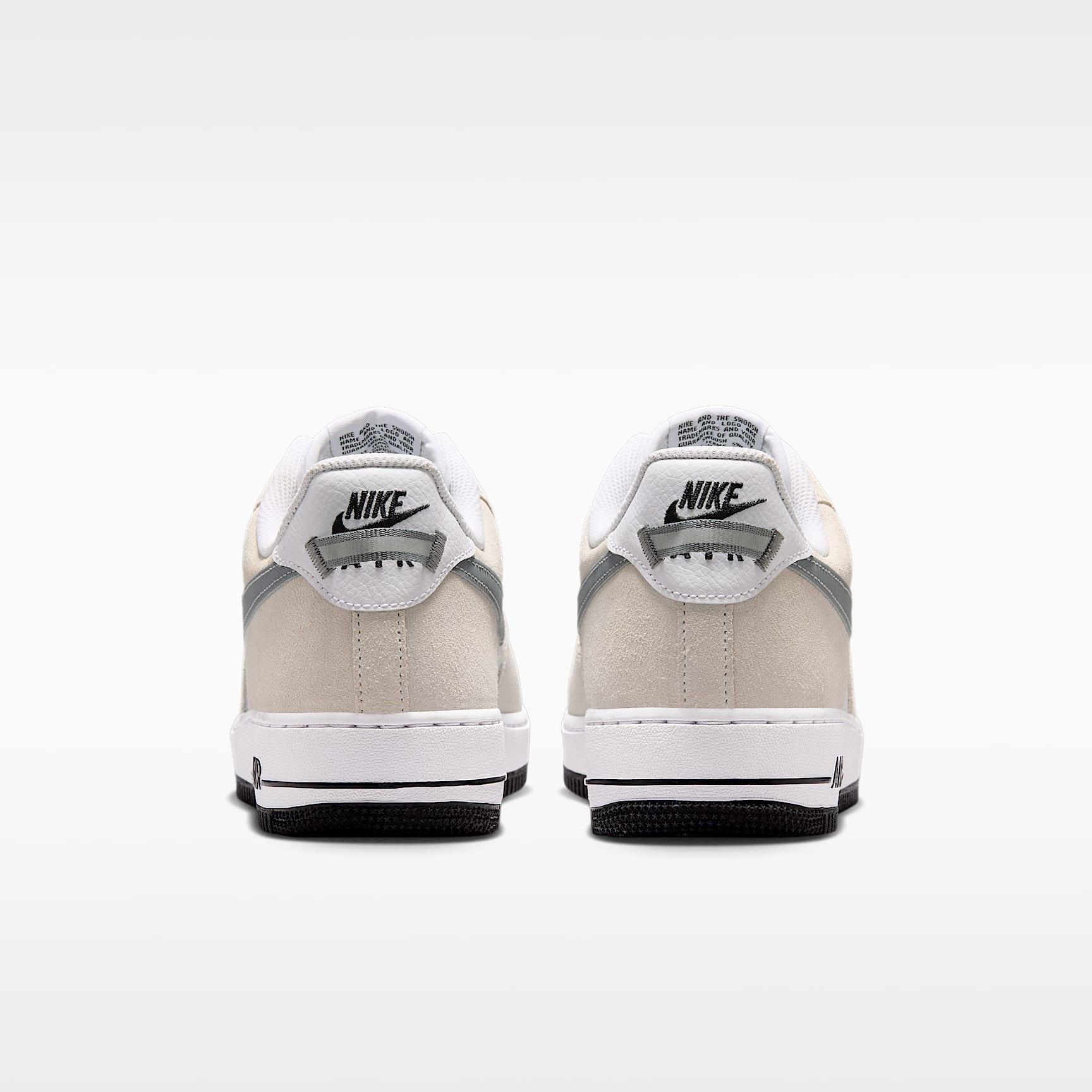 Nike Air Force 1 '07 LV8 Schuh (Herren) – Weiß/Schwarz/Cool Grey/Metallic Cool Grey