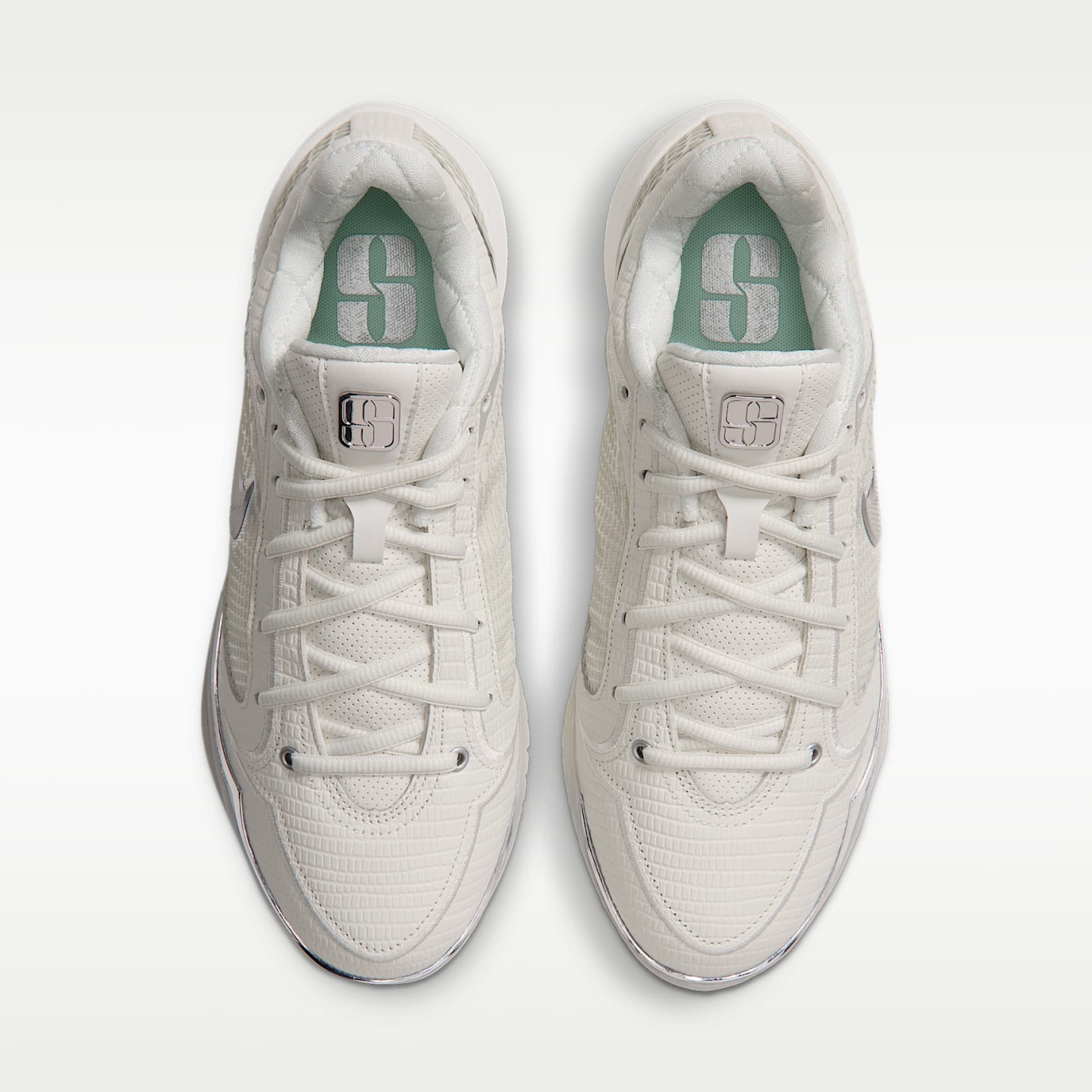 Sabrina 4 "White Label LX" Basketballschuhe – Sail/Sail/Metallic Silver