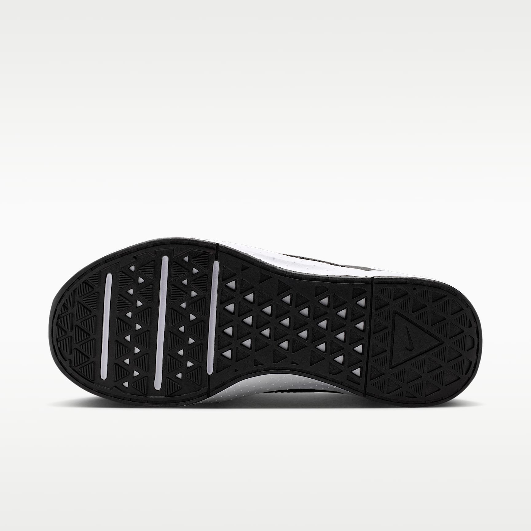 Nike MC Trainer 4 Trainingsschuh (Damen) – Schwarz/Weiß