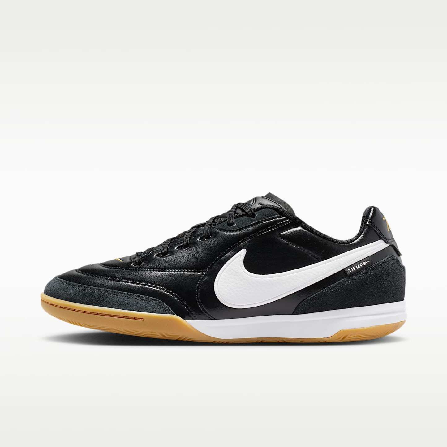 Nike Tiempo Streetgato Low-Top-Fußballschuh für Hallen- und Hartplätze – Schwarz/Weiß