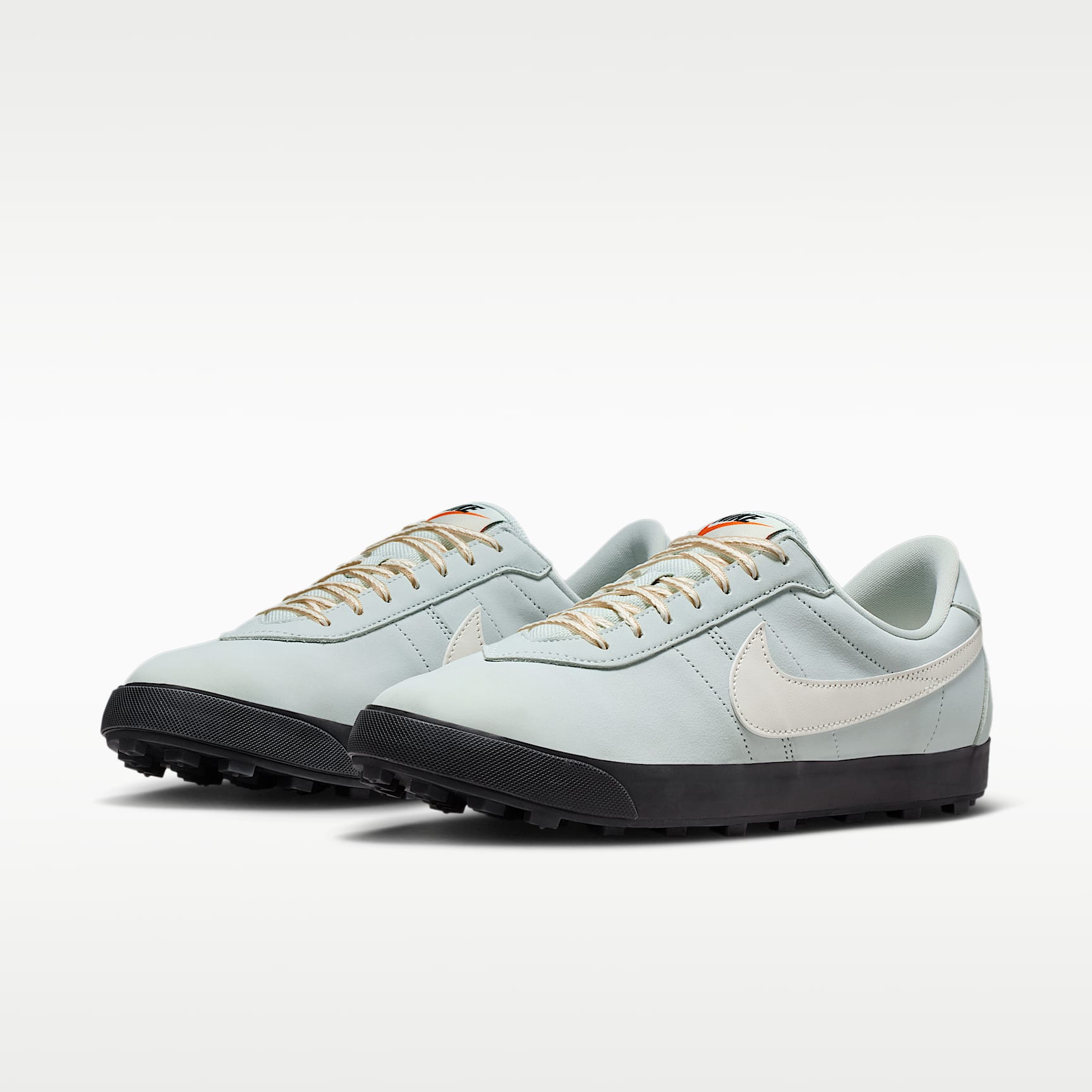Nike Astrograbber Schuh (Herren) – Light Silver/Phantom/Schwarz/Sail