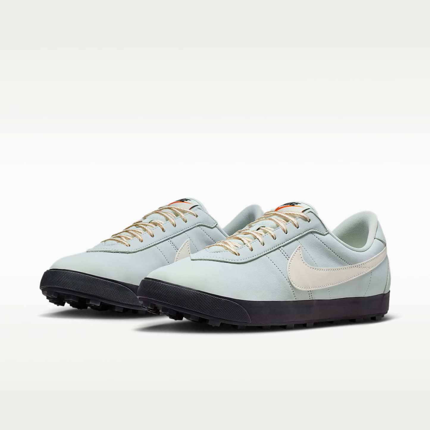 Nike Astrograbber Schuh (Herren) – Light Silver/Phantom/Schwarz/Sail