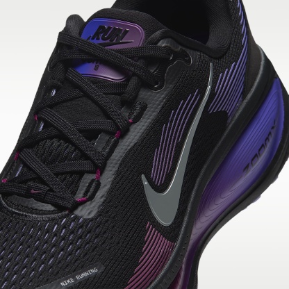 Nike Vomero 18 Straßenlaufschuh (Damen) – Schwarz/Persian Violet/True Berry/Metallic Silver