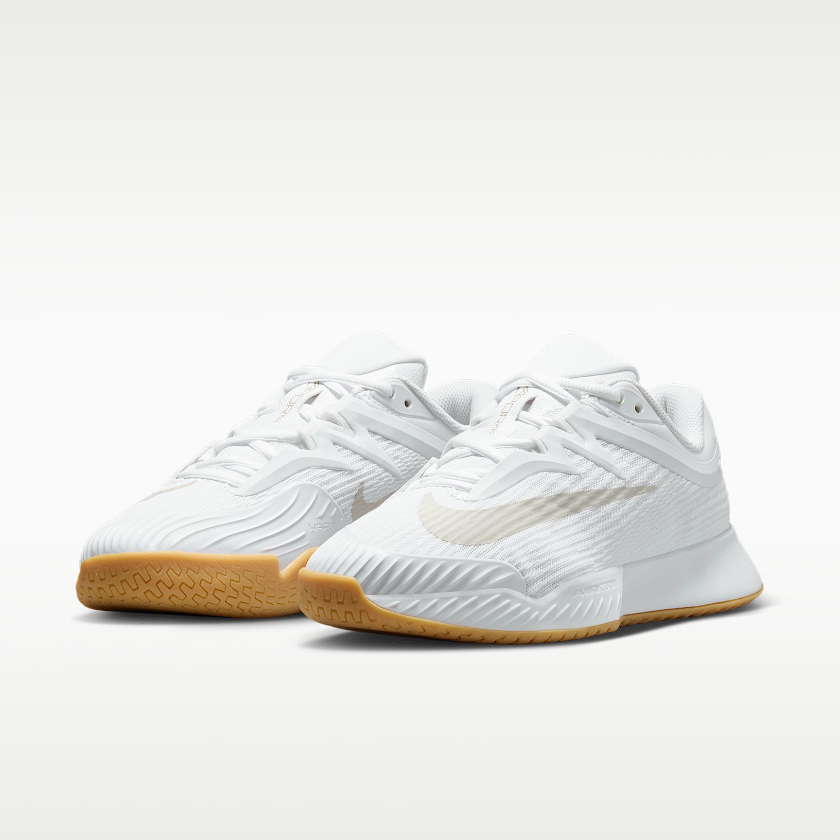 Nike Vapor Pro 3 Tennisschuh für Hartplätze (Damen) – Weiß/Summit White/Linen/Light Orewood Brown