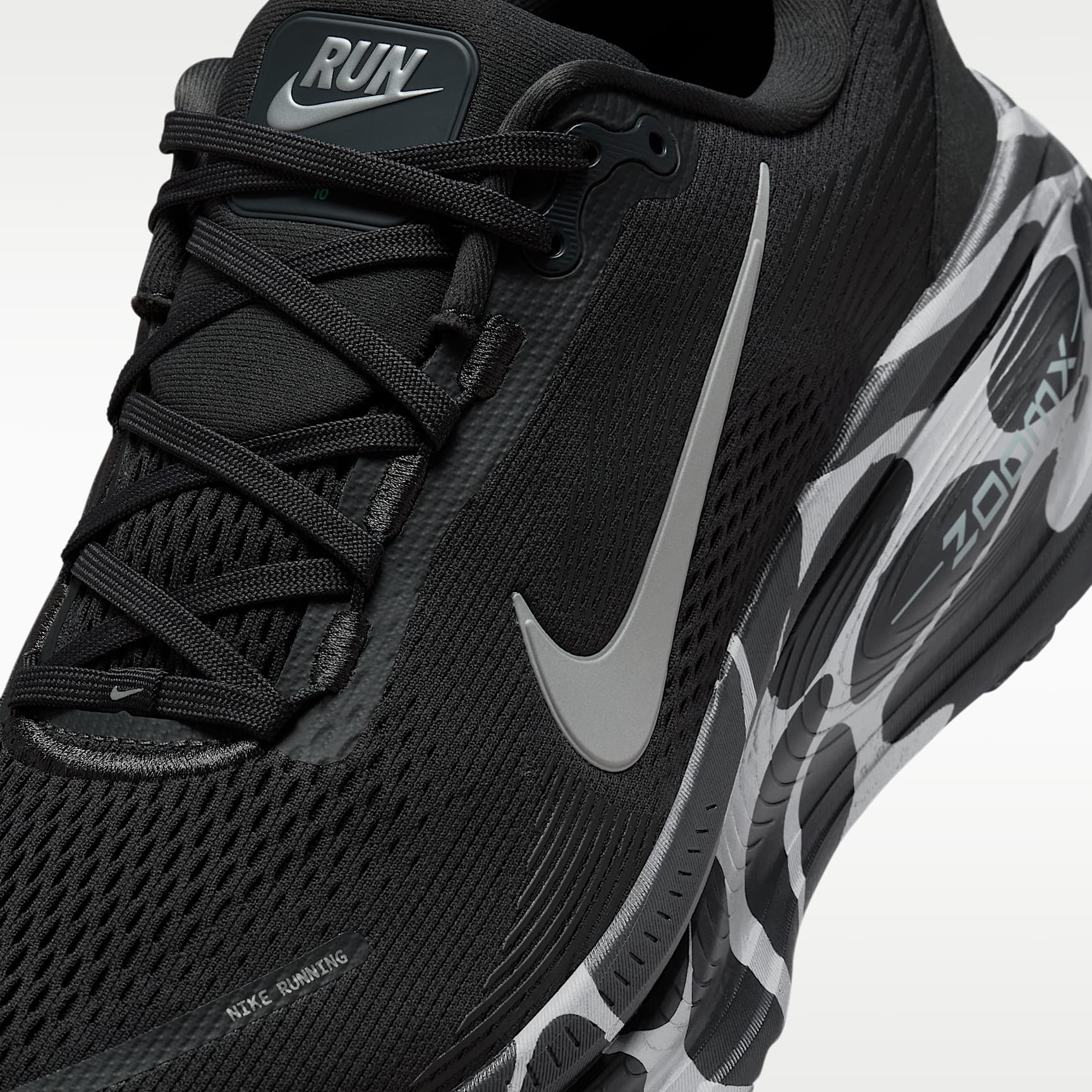 Nike Vomero 18 Straßenlaufschuh (Herren) – Anthracite/Cannon/Metallic Silver/Reflect Silver