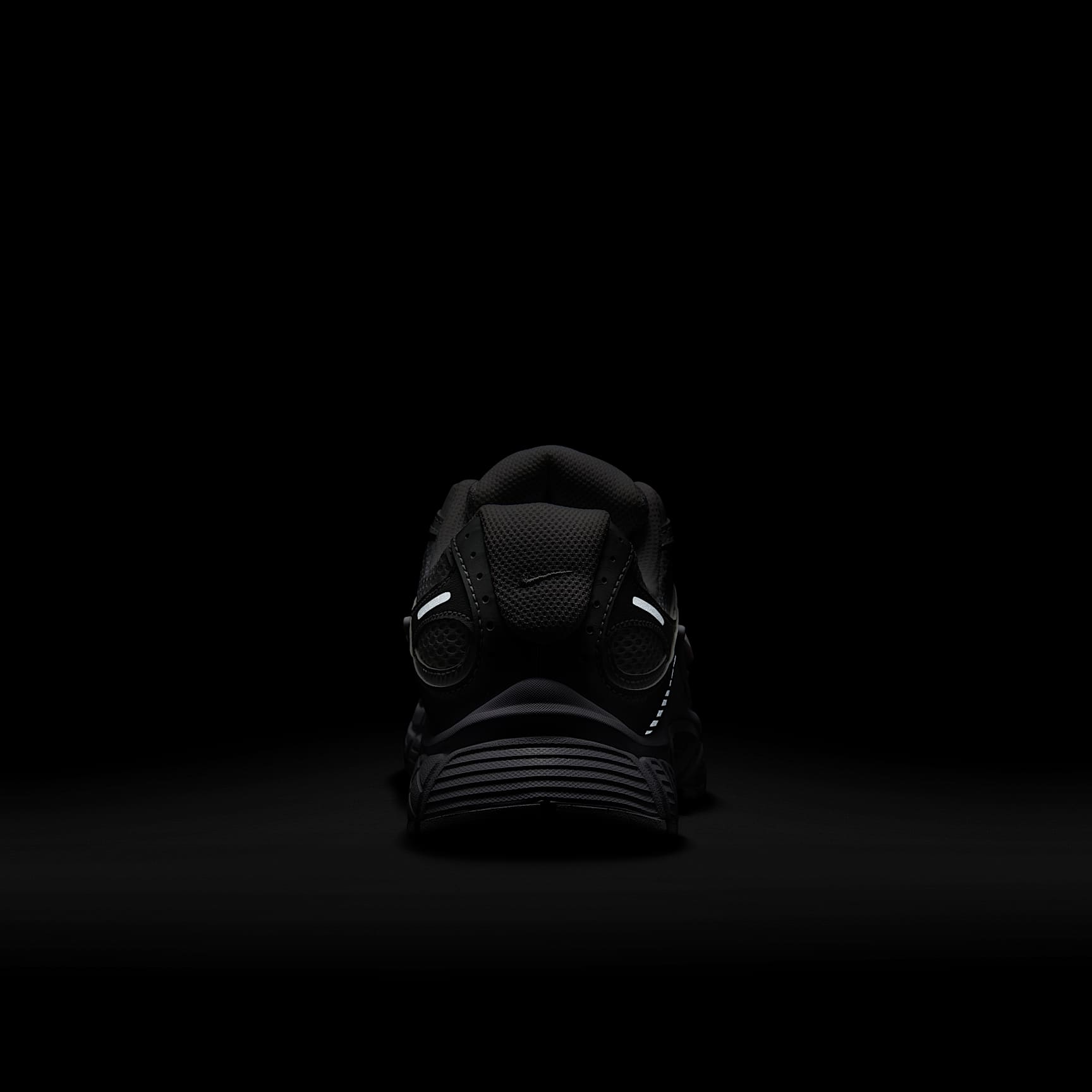 Nike V5 RNR Schuh mit reflektierenden Akzenten (Damen) – Weiß/Schwarz/Metallic Silver/Weiß