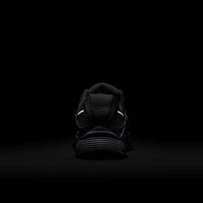 Nike V5 RNR Schuh mit reflektierenden Akzenten (Damen) – Weiß/Schwarz/Metallic Silver/Weiß