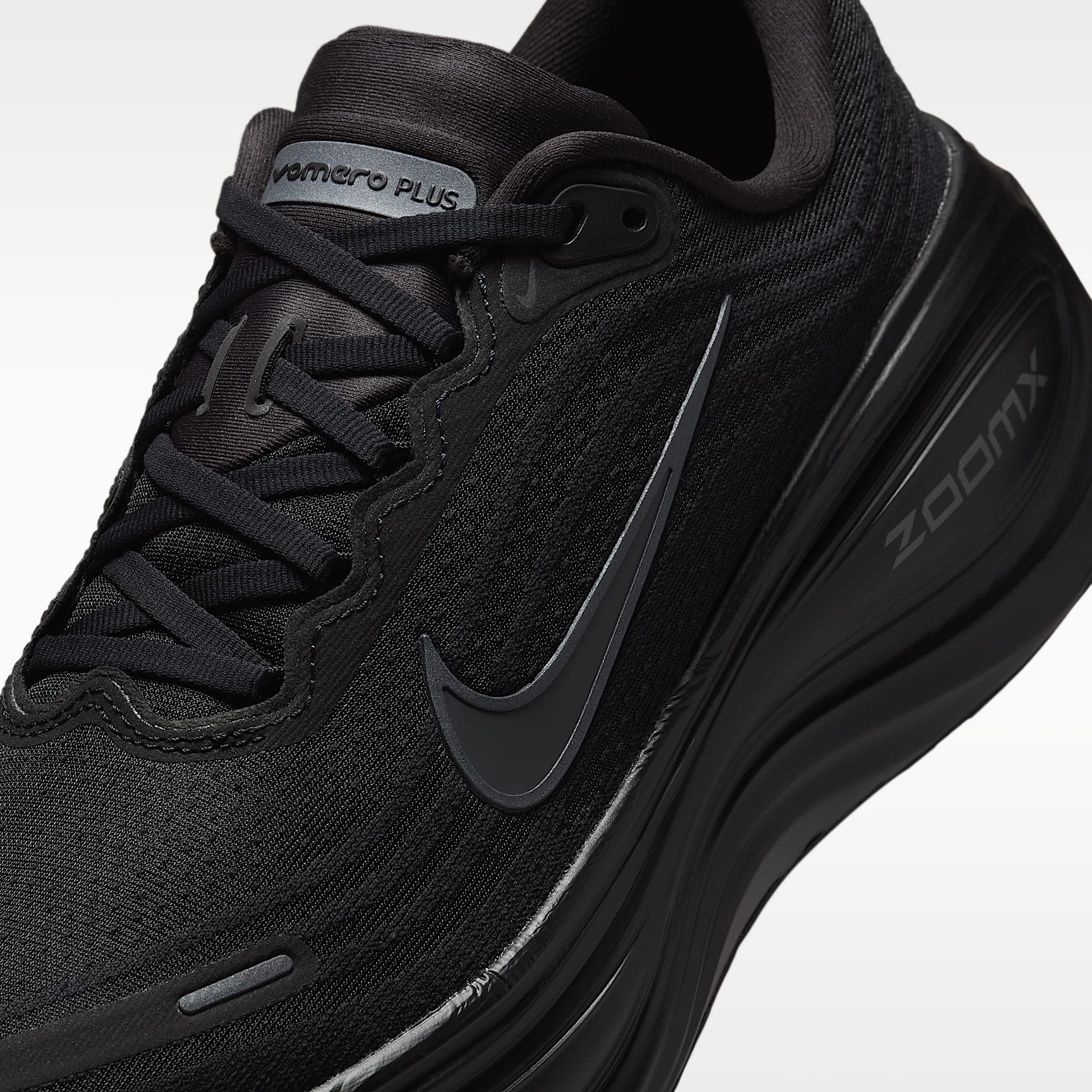 Nike Vomero Plus Straßenlaufschuh (Herren) – Schwarz/Metallic Dark Grey/Cool Grey/Dark Smoke Grey