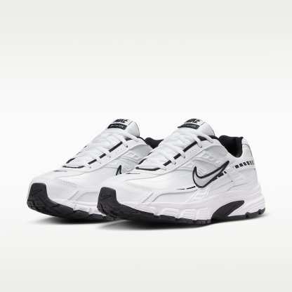Nike Initiator Damenschuh – Weiß/Weiß/Schwarz/Metallic Silver